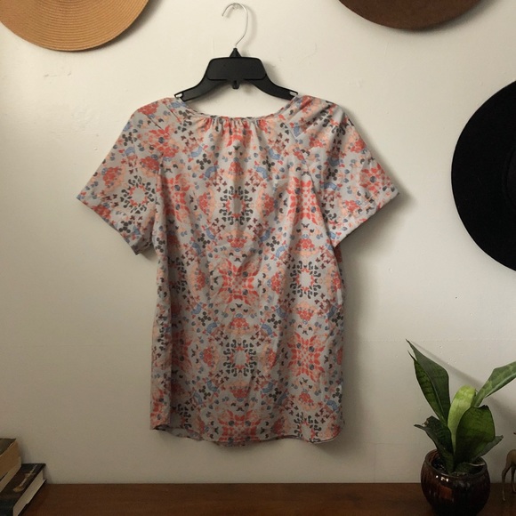 Multicolored patterned front tie blouse - Picture 4 of 7